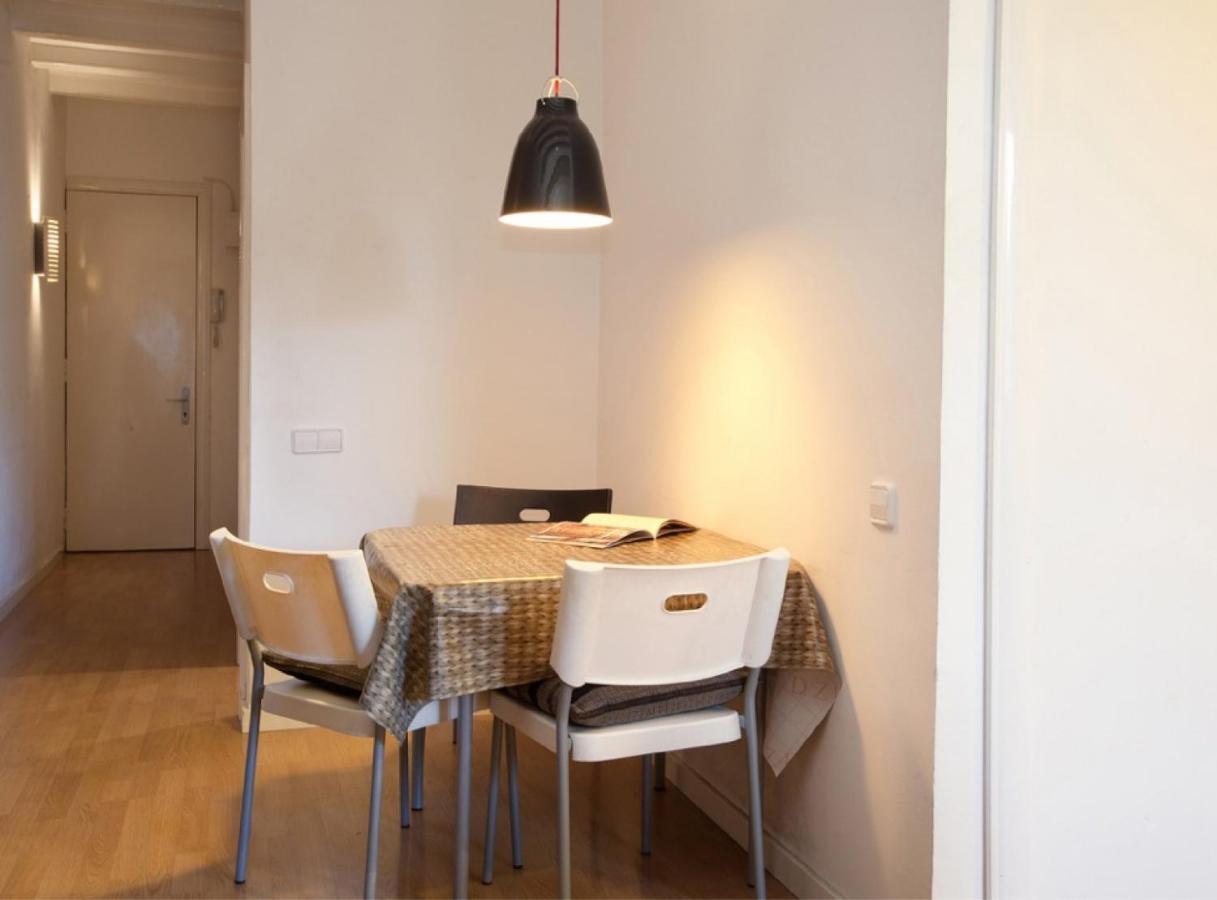 Authentic Flat2 In Poble Sec - Paralelo บาร์เซโลนา ภายนอก รูปภาพ